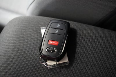 2025 Toyota Corolla Cross Hybrid SE