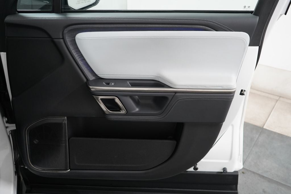 2023 Rivian R1S Adventure