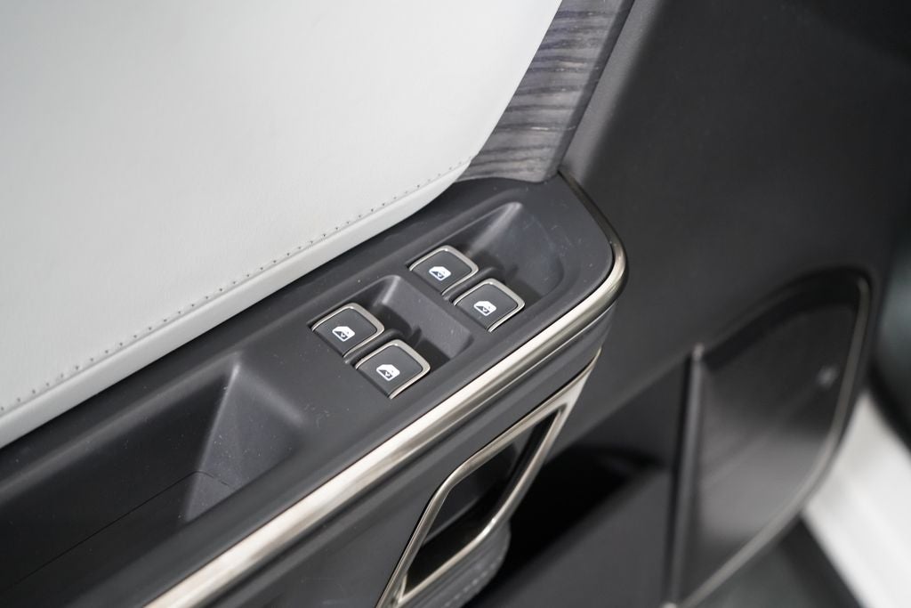 2023 Rivian R1S Adventure