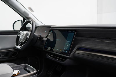 2023 Rivian R1S Adventure