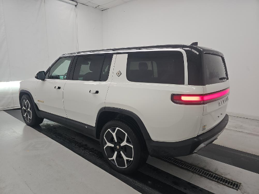 2023 Rivian R1S Adventure