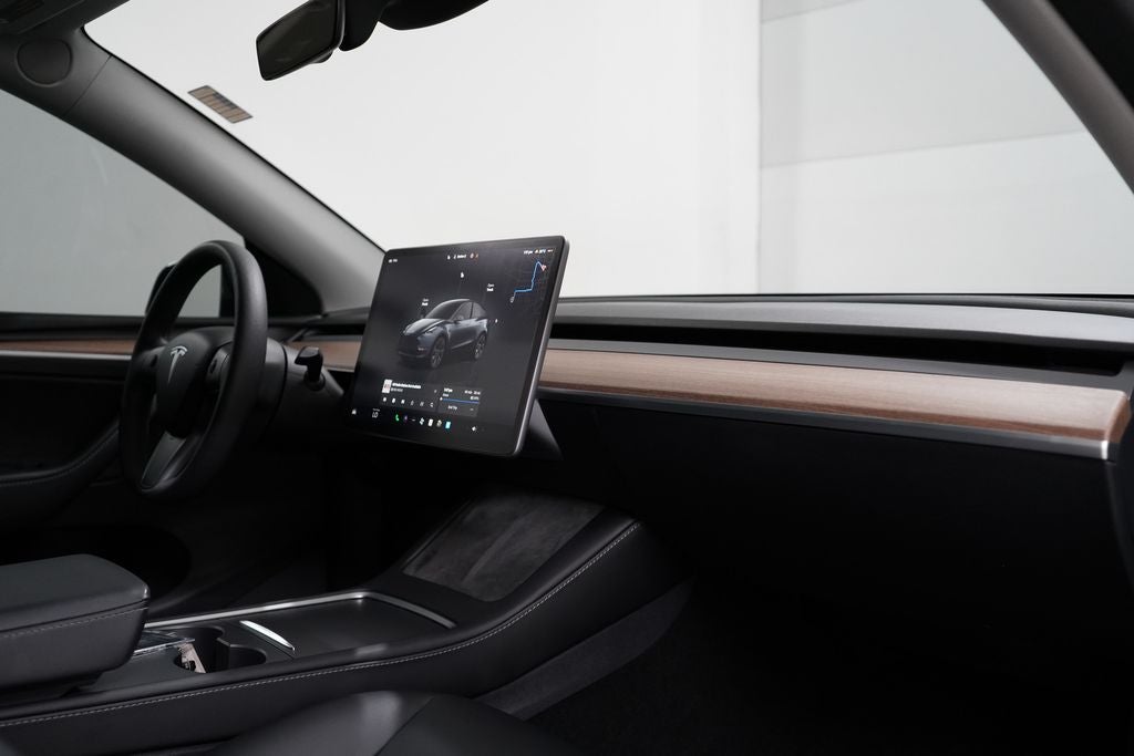 2025 Tesla Model Y Long Range