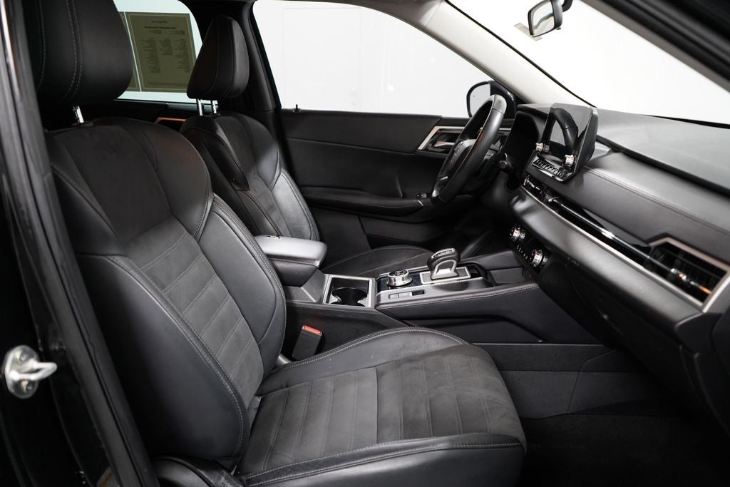 2023 Mitsubishi Outlander SE