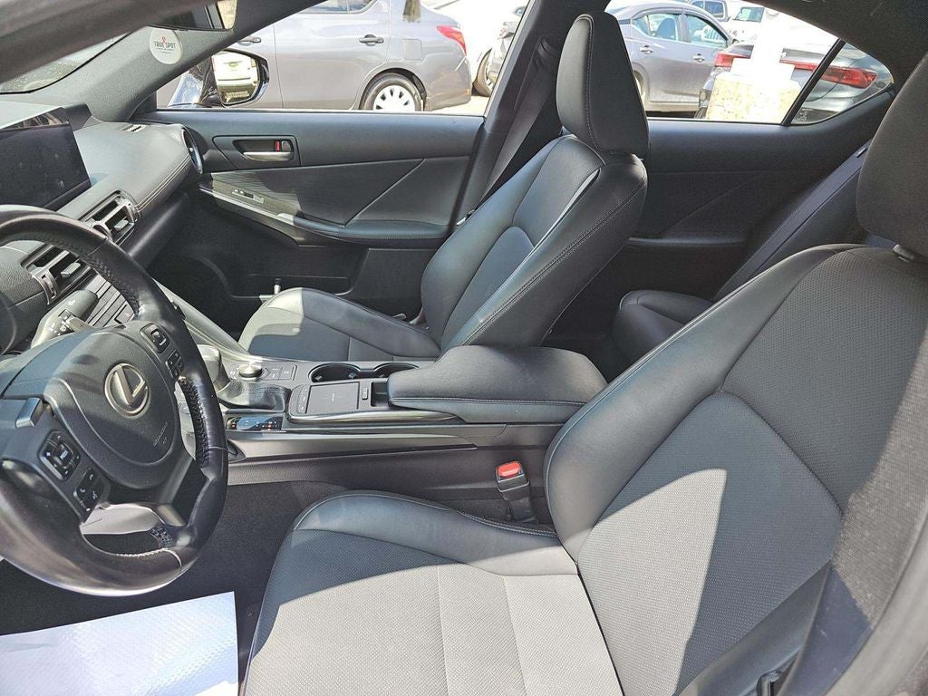 2022 Lexus IS 300