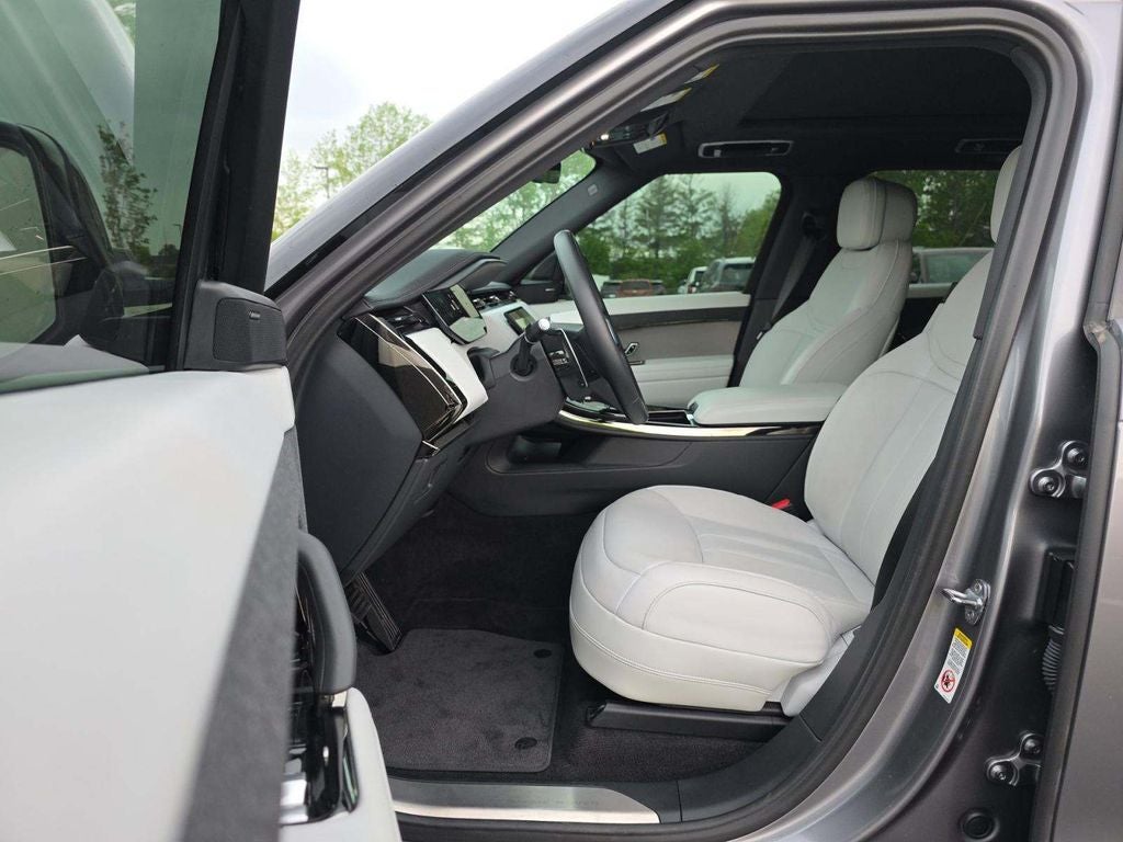 2024 Land Rover Range Rover Sport SE