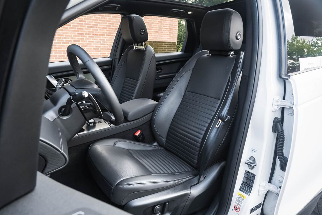 2025 Land Rover Discovery Sport SE