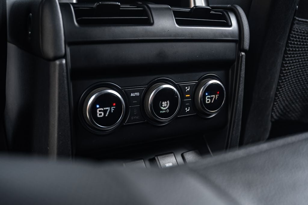 2024 Land Rover Defender 130 X-Dynamic SE