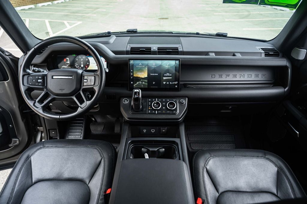 2024 Land Rover Defender 130 X-Dynamic SE