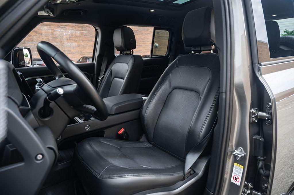 2024 Land Rover Defender 130 X-Dynamic SE