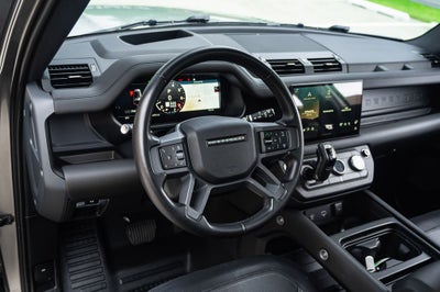 2024 Land Rover Defender 130 X-Dynamic SE