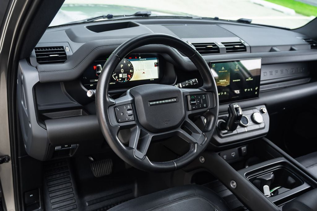 2024 Land Rover Defender 130 X-Dynamic SE