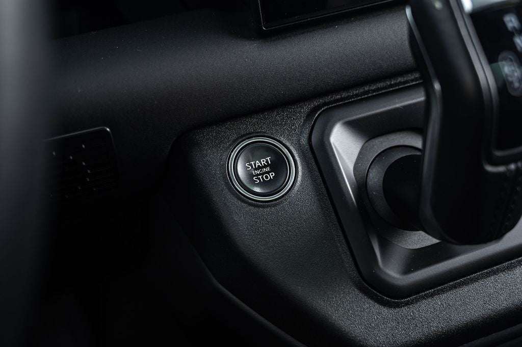 2024 Land Rover Defender 130 X-Dynamic SE