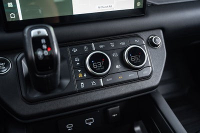 2024 Land Rover Defender 130 X-Dynamic SE