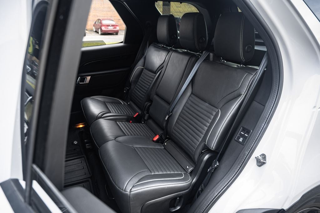 2023 Land Rover Discovery Metropolitan Edition