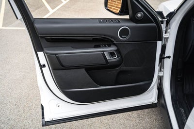 2023 Land Rover Discovery Metropolitan Edition