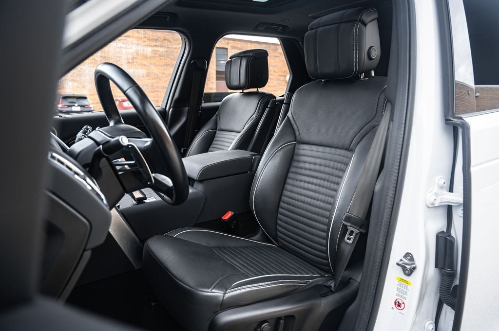 2023 Land Rover Discovery Metropolitan Edition
