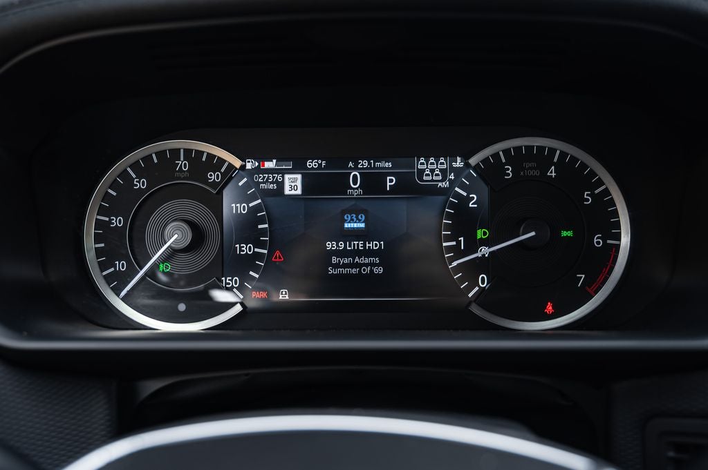 2023 Land Rover Discovery Metropolitan Edition