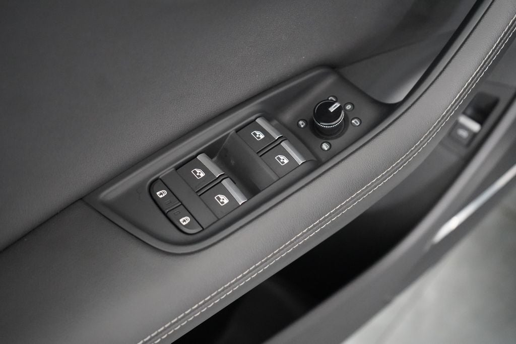 2023 Audi Q8 55 Premium Plus quattro
