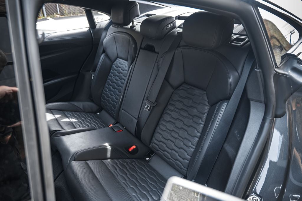 2024 Audi e-tron GT Premium Plus quattro