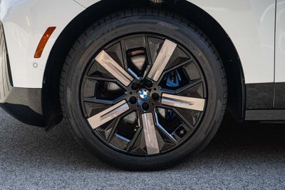 2025 BMW iX xDrive50