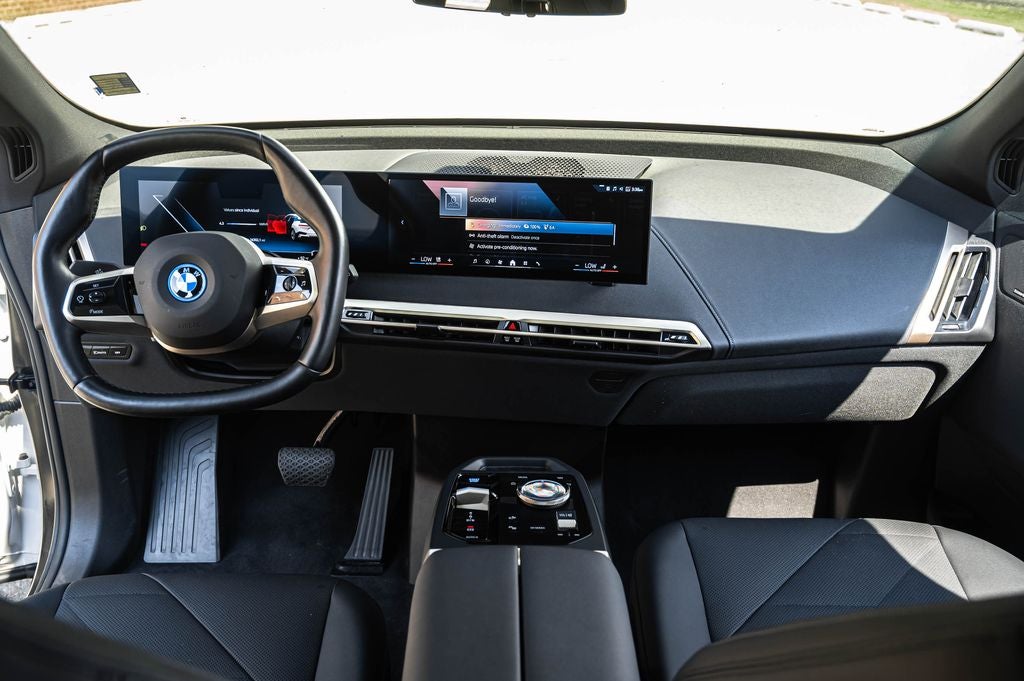 2025 BMW iX xDrive50