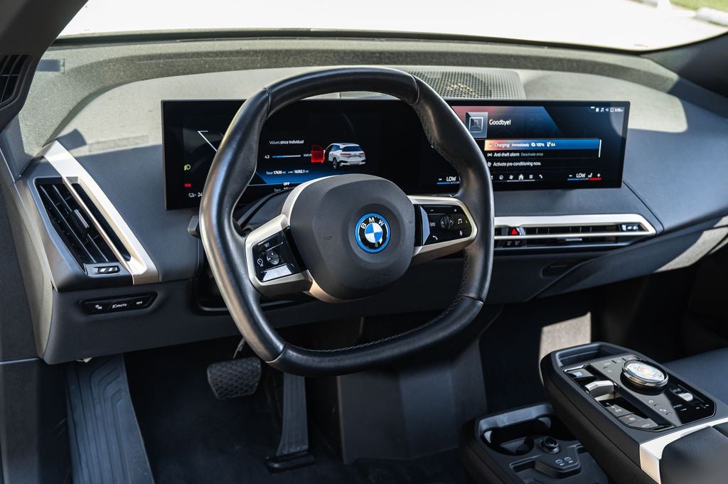 2025 BMW iX xDrive50