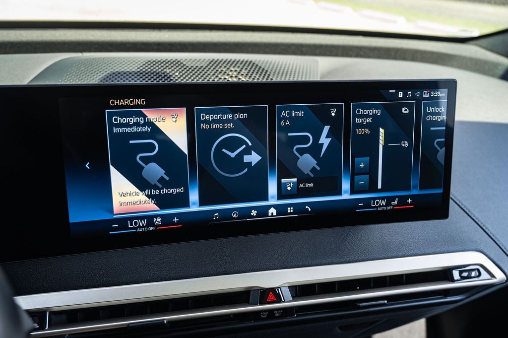 2025 BMW iX xDrive50