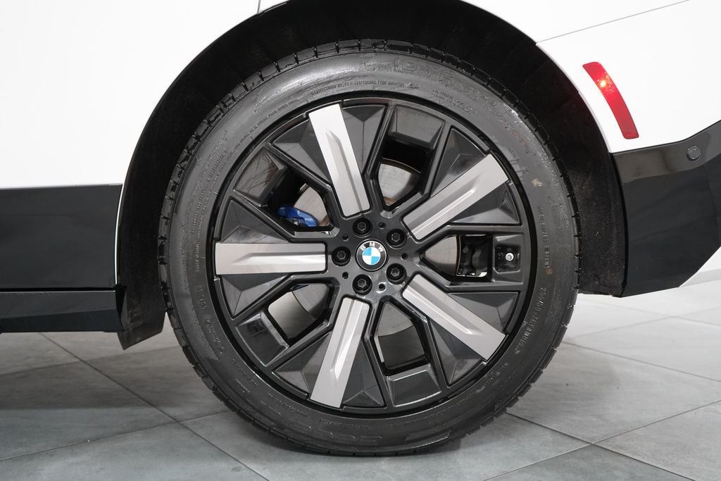 2025 BMW iX xDrive50