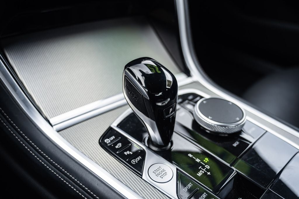 2025 BMW 8 Series 840i