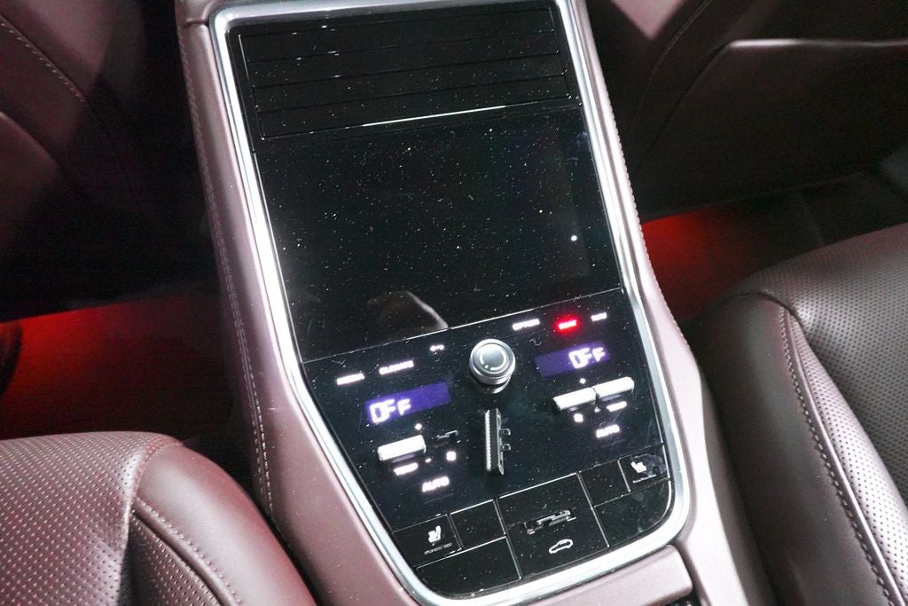 2023 Porsche Panamera 4 Platinum Edition