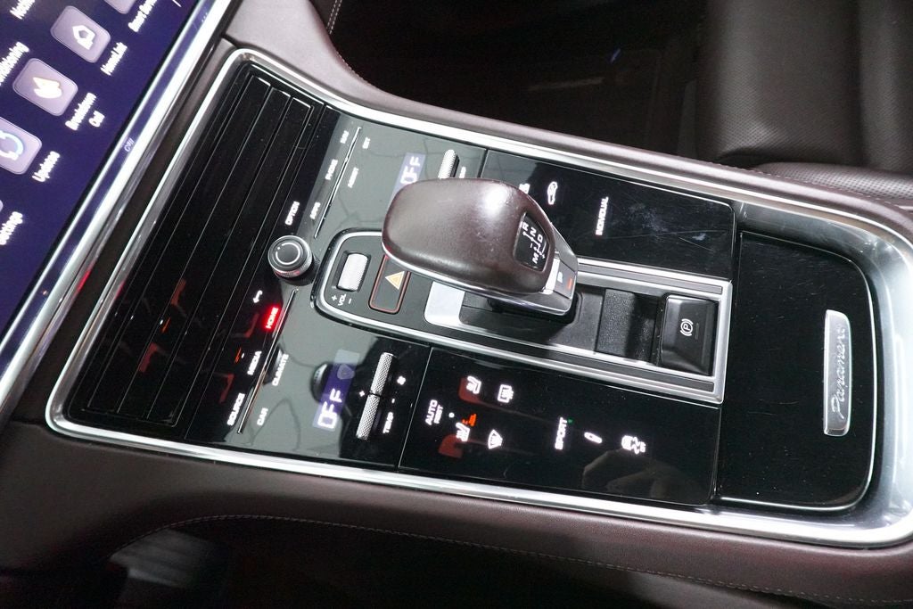 2023 Porsche Panamera 4 Platinum Edition