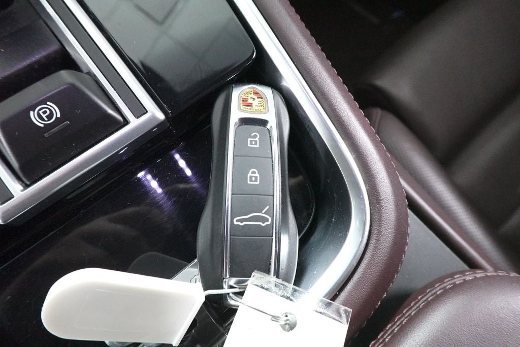 2023 Porsche Panamera 4 Platinum Edition