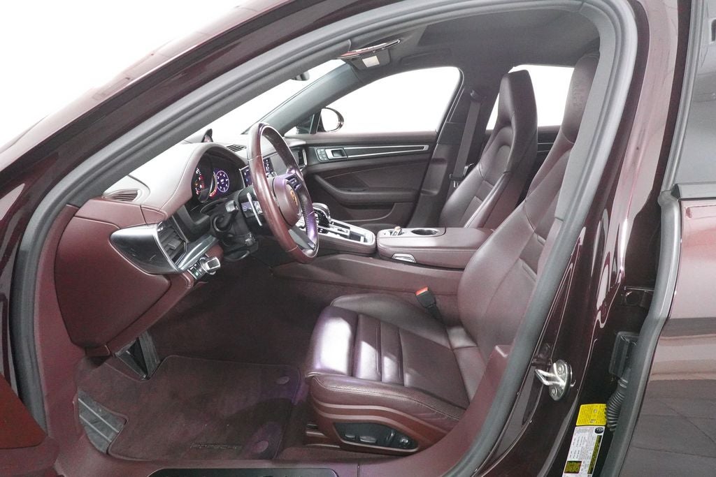 2023 Porsche Panamera 4 Platinum Edition