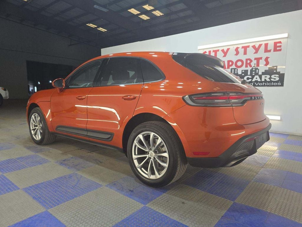 2023 Porsche Macan Base