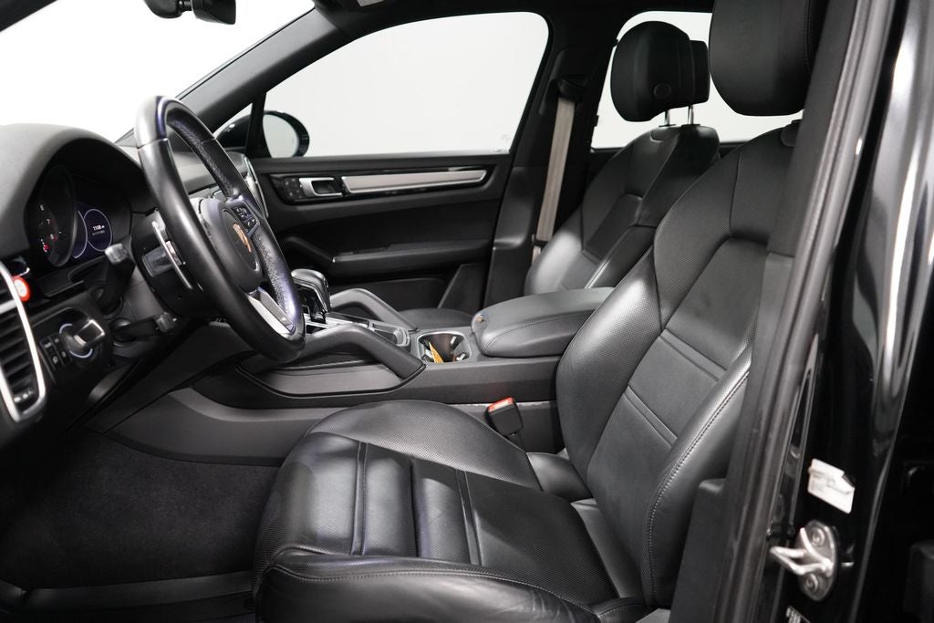 2023 Porsche Cayenne Platinum Edition