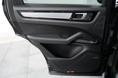 2023 Porsche Cayenne Platinum Edition