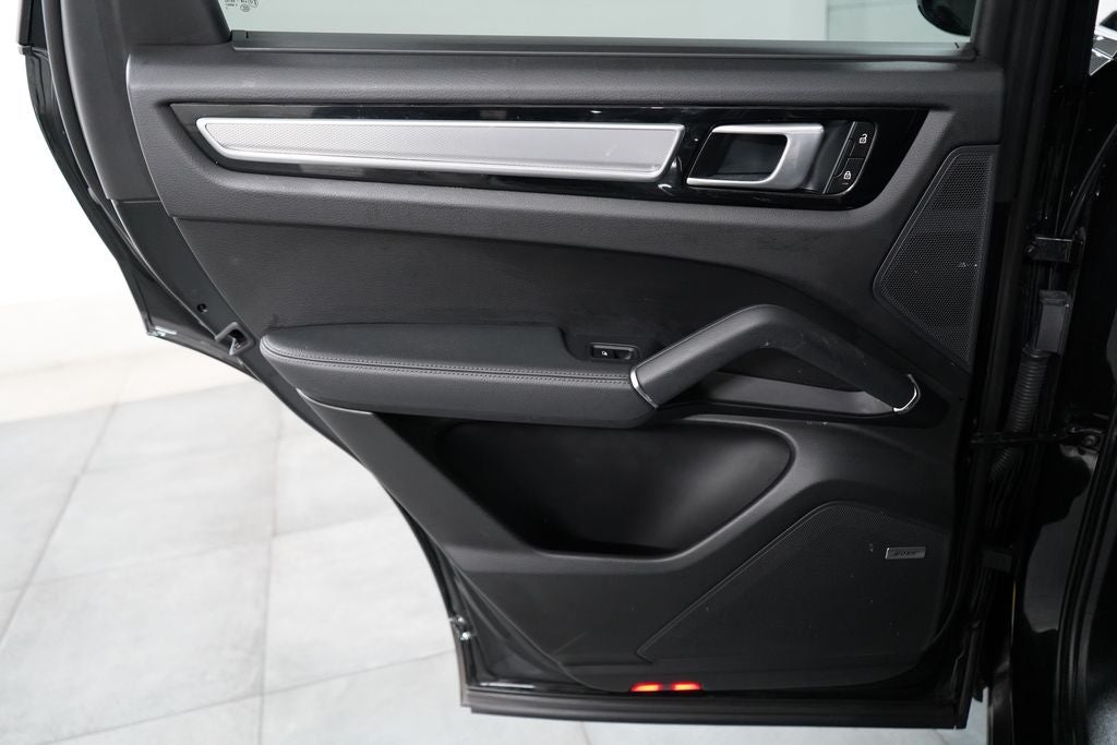 2023 Porsche Cayenne Platinum Edition