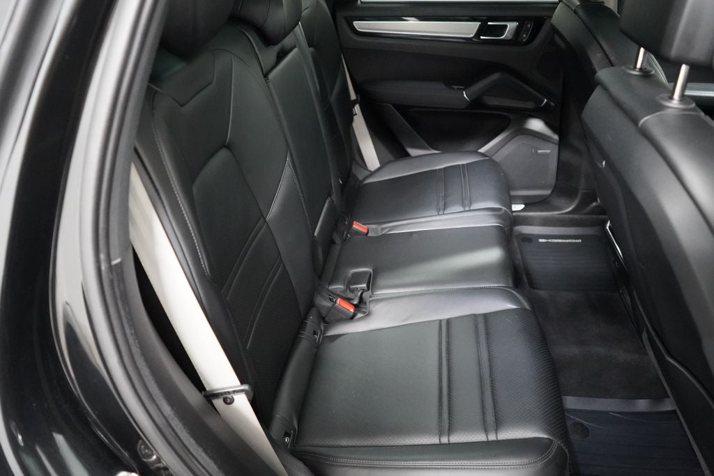 2023 Porsche Cayenne Platinum Edition