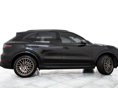 2023 Porsche Cayenne Platinum Edition