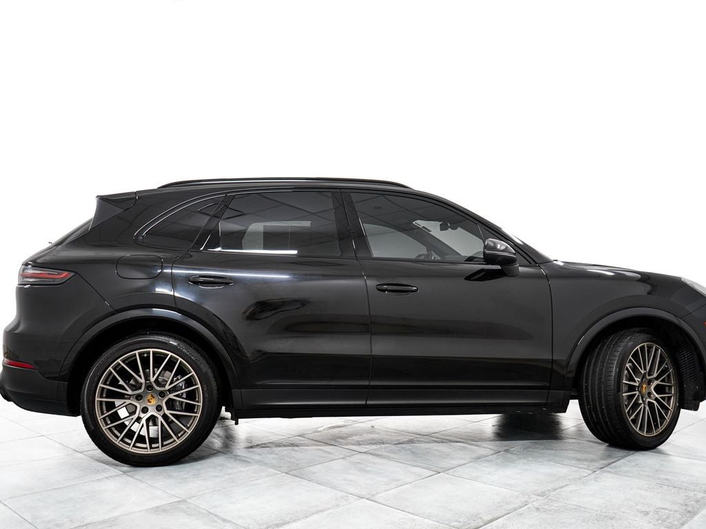 2023 Porsche Cayenne Platinum Edition