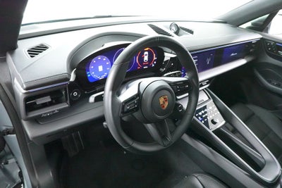 2025 Porsche Macan Electric 4