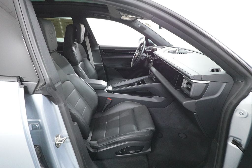 2025 Porsche Macan Electric 4