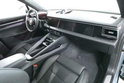 2025 Porsche Macan Electric 4
