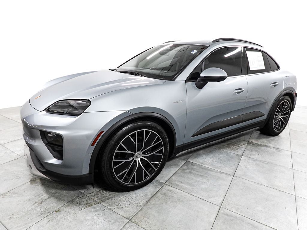 2025 Porsche Macan Electric 4