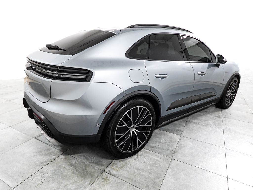 2025 Porsche Macan Electric 4