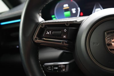 2024 Porsche Macan Electric Turbo