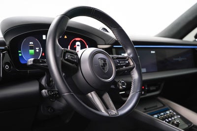 2024 Porsche Macan Electric Turbo