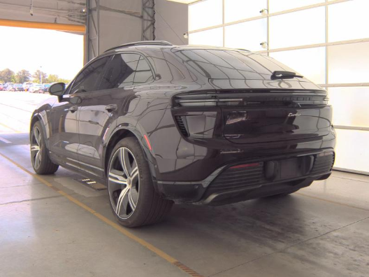 2024 Porsche Macan Electric Turbo