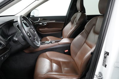 2019 Volvo XC90 T6 Momentum