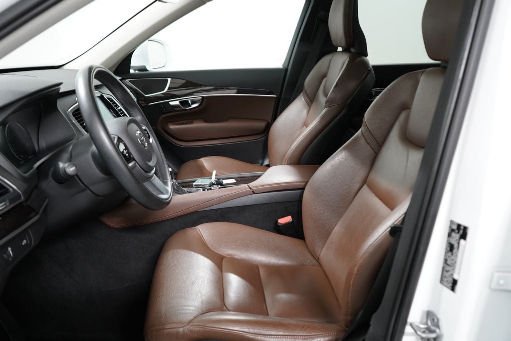 2019 Volvo XC90 T6 Momentum